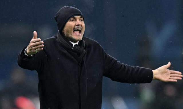 云开体育官网-斯帕莱蒂：球队在部分位置缺少合格替补，董事会对此心知肚明