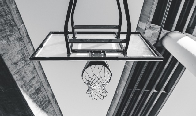 周琦伤病情况最新：周琦参加球队合练 次轮仅打1场有望半决赛复出战山西