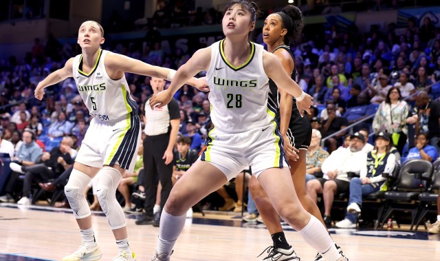 kaiyun-李月汝谈佩奇：看起来酷酷的 实际上像个小孩一样爱开玩笑