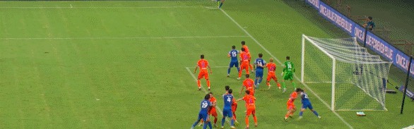 雷速评审团：汪海健角球直接破门，这球是否有干扰门将嫌疑？